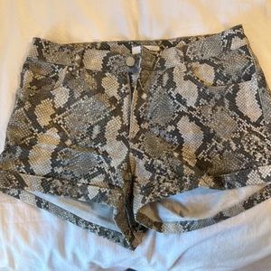 H&M Snake Print Denimn Shorts Size 4